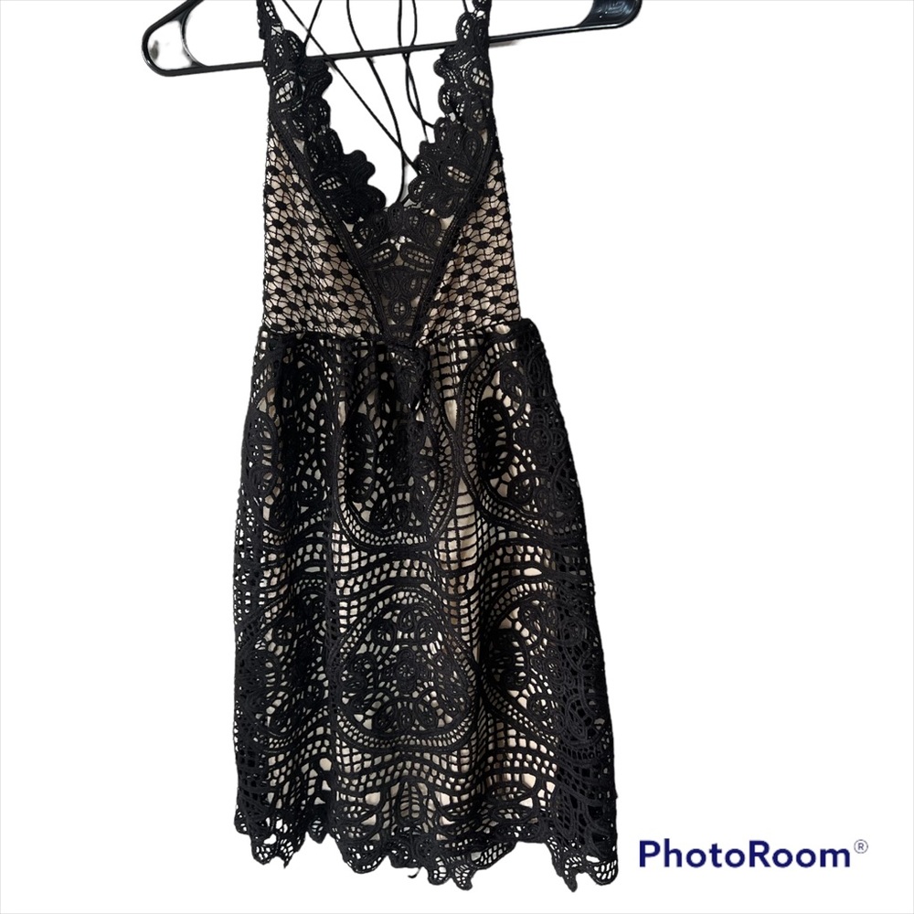 Black lace all over the dress size extra small